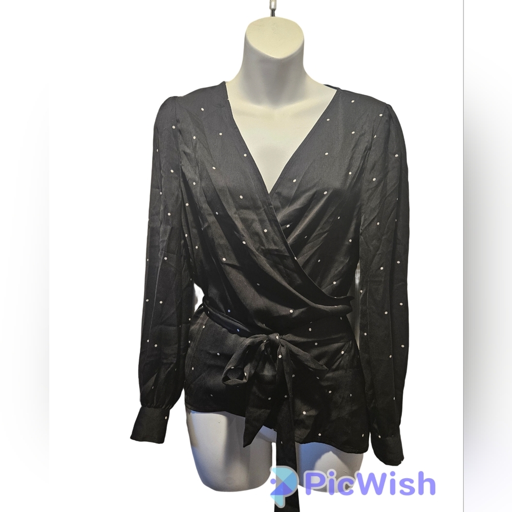 Stella & Dot wrap shirt. Small. Black/White